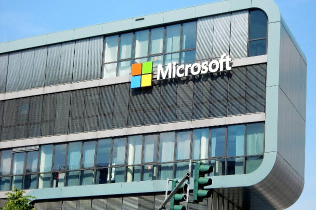 Працівники Microsoft отримають по $1,5 тис. за роботу під час пандемії