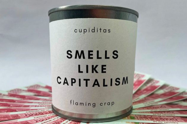 Британський бренд випустив свічку, яка пахне, «як проблеми багатих людей»