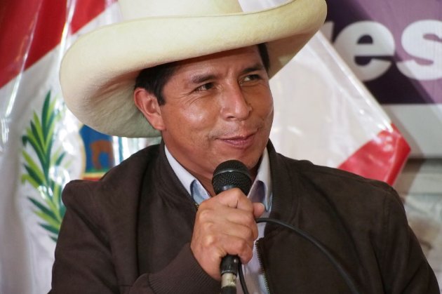 Колишній сільський вчитель стане президентом Перу