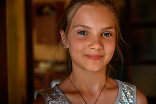 Президент наградил медалью 12-летнюю девочку, которая спасла детей от наводнения