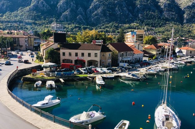 Ресторани, бари та клуби. У Чорногорії СOVID-сертифікати вимагатимуть навіть у туристів