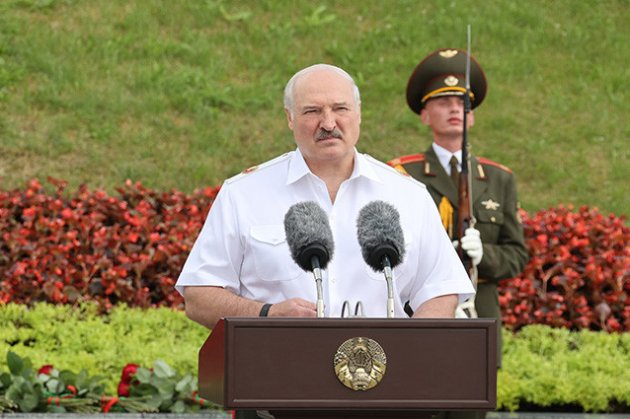 Лукашенко зізнався, що давно вирішив допомагати росії у війні проти Україні