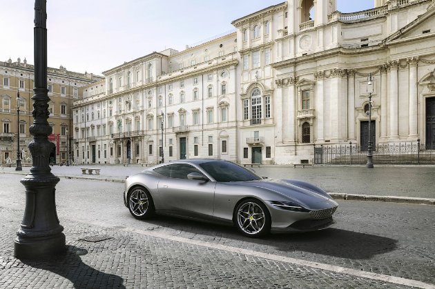 Найдорожчим авто, яке ввезли в Україну з «нульовим митом», став спорткар Ferrari Roma 