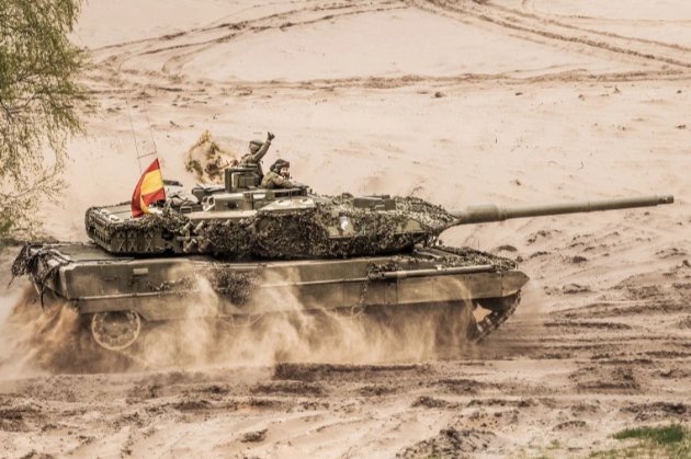 Іспанія погодила передачу Україні 10 танків Leopard 2A4 і 20 БТР M113 — ЗМІ