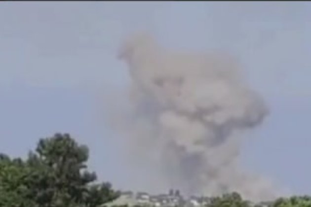 У Чорнобаївці знову чути вибухи, місцеві повідомляють про пожежу (відео)