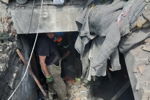 З-під завалів багатоповерхівки у Торецьку витягнули двох загиблих (фото)