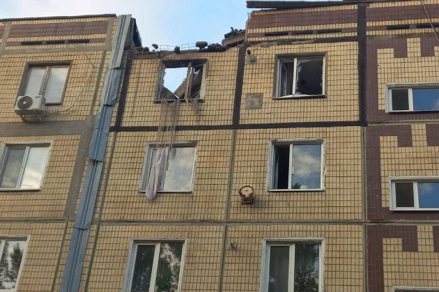 Дніпропетровщина: росіяни з «Градів» обстріляли житлові квартали Нікополя (фото)