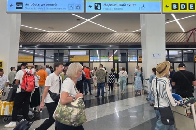 В аеропортах росії другий день поспіль колапс, скасовано близько 287 рейсів