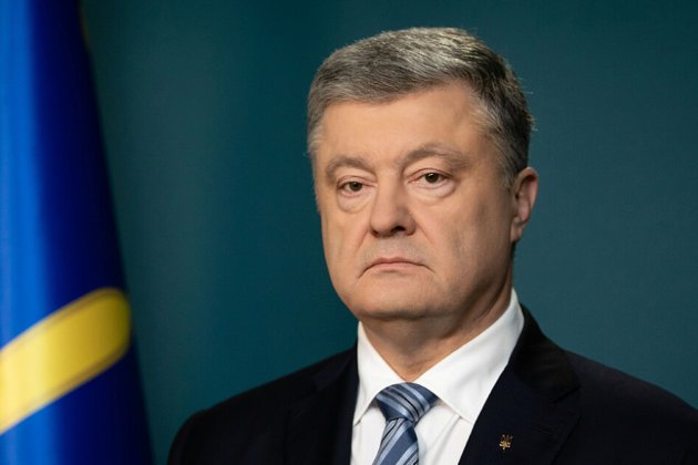 Партія Порошенка заявила, що її лідера не випустили за кордон. Цього разу — до Іспанії та Італії
