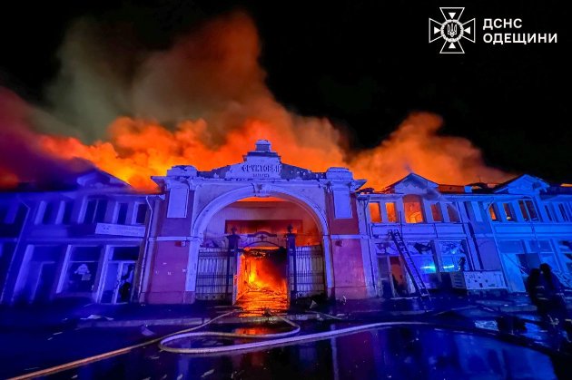 Російська атака на Одесу: постраждав ринок «Привоз» та пам’ятки ЮНЕСКО (фото, відео)