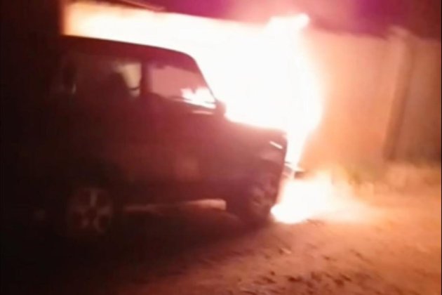 Партизани спалили автомобіль «кадирівців» у Маріуполі