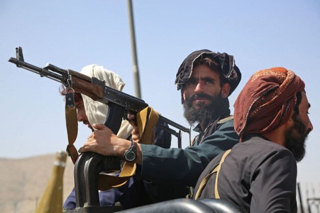 «Талібан» заборонив афганцям вивозити з країни долари та предмети старовини