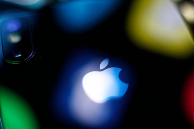 Apple стала першою американською компанією, капіталізація якої перевищила $2,5 трлн