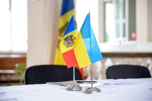 Між Україною та Молдовою скасували дозволи на міжнародні вантажні перевезення