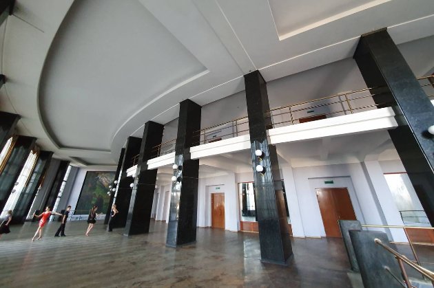 Росія вдарила ракетами по пам'ятці архітектури — Палацу культури «Залізничник» (фото)
