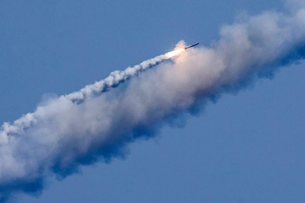 Ворог обстріляв ракетами С-300 три райони Харкова: що пошкоджено