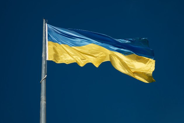 У День Незалежності над Маріуполем підняли український прапор (відео)