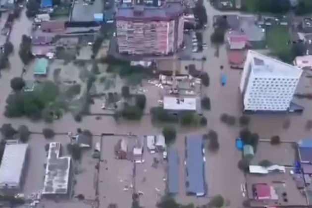 У російському Уссурійську через велику кількість опадів прорвало дамбу (відео)