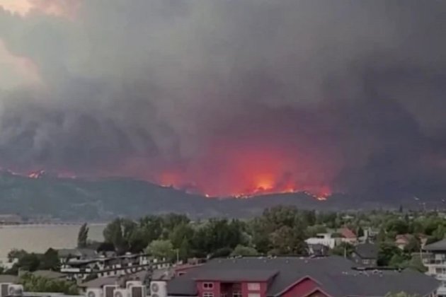 Через масштабні лісові пожежі в Канаді евакуюють 35 тис. людей (відео)