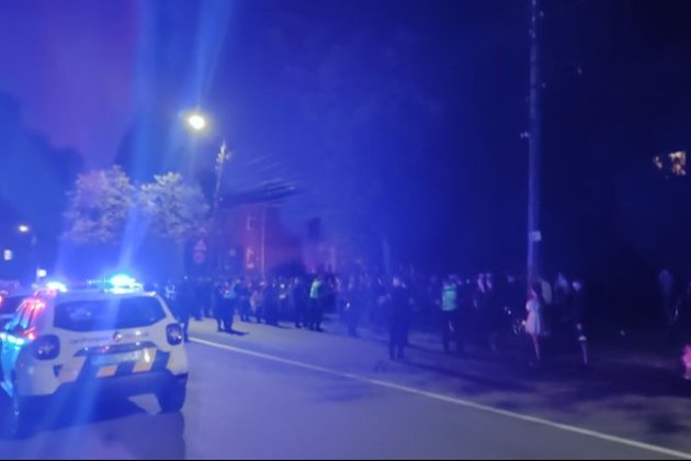 У Вінниці люди протестували під стадіоном, куди ТЦК нібито звіз чоловіків: що каже поліція (відео)