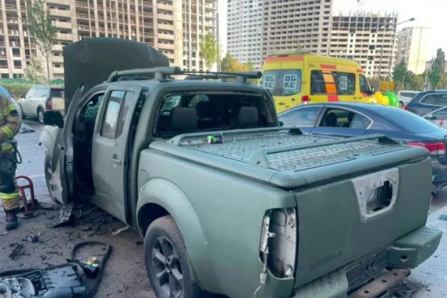 У Києві вибухнув автомобіль, пофарбований під військовий 
