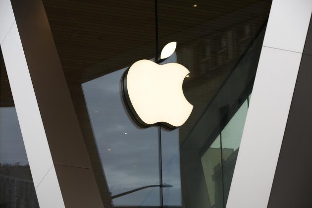 Apple розробляє настільного робота-компаньйона з новою Siri