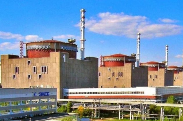 МАГАТЕ повідомляє про вибухи та дим поблизу ЗАЕС
