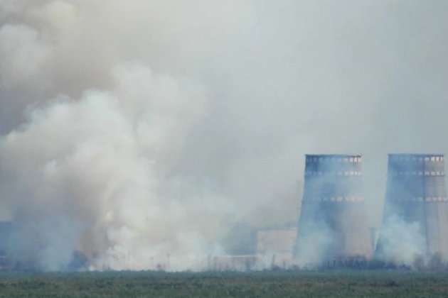 Біля Запорізької АЕС спалахнула пожежа в районі вантажного порту
