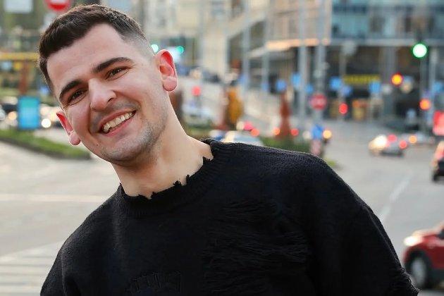 Блогер Ніколас Карма вперше показав маму: вона спробувала себе в ролі блогерки (відео)