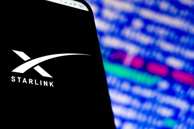 Клиенты интернета от Starlink жалуются, что заплатили за подключение семь месяцев назад и с ними до сих пор не связались