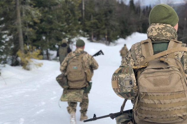 Зимова військова форма ЗСУ: що видає держава, а що треба купити (огляд ...