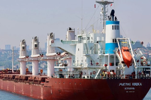 Двом російським капітанам повідомили про підозру за перевезення краденого зерна