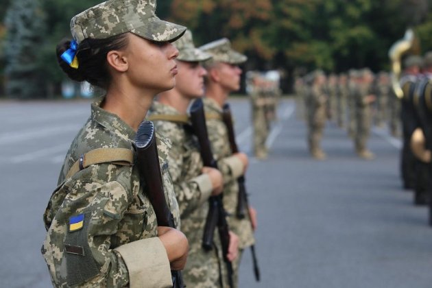 Рада у першому читанні прийняла законопроект про добровільний військовий облік жінок