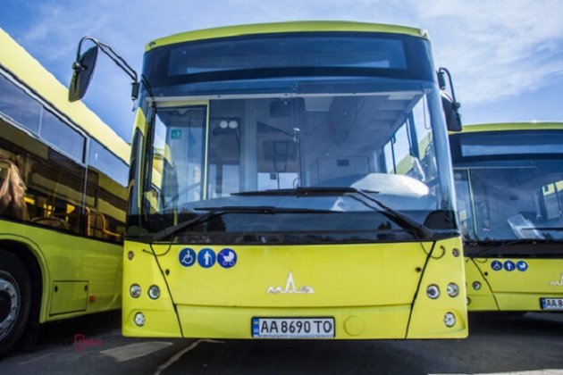 Київ передасть Дніпру 30 автобусів взамін знищених російськими ракетами