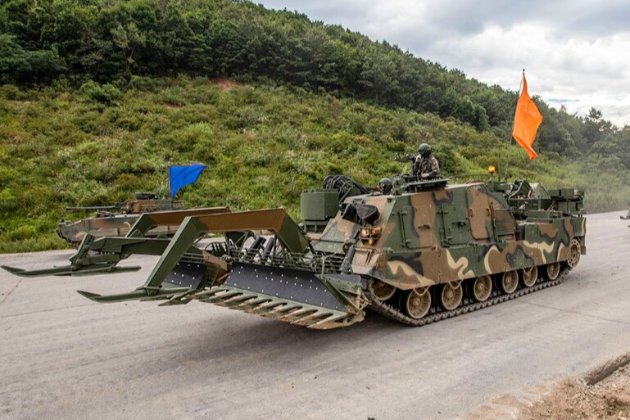 Південна Корея передасть Україні дві машини K600 Rhino для розмінування — ЗМІ