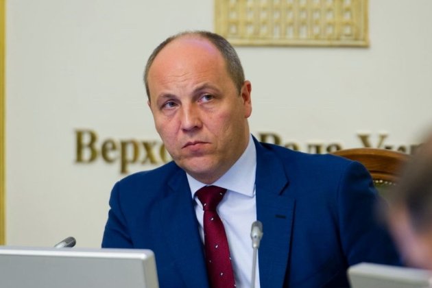 Зеленському пропонують надати Андрію Парубію звання Героя України посмертно