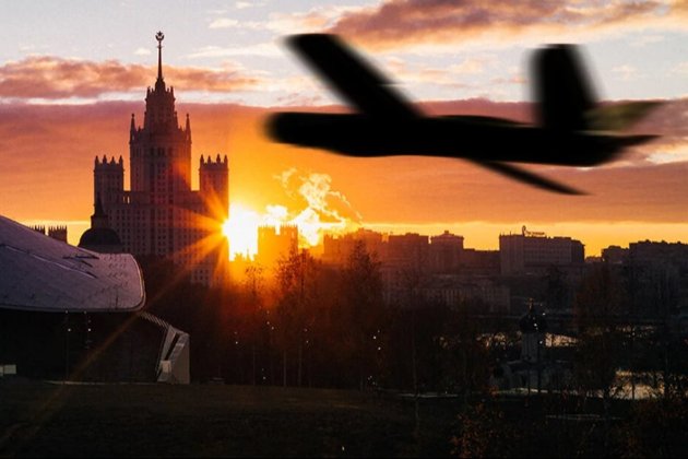 Десятки дронів атакували Москву та інші регіони росії (відео)