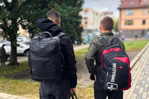 З окупації вдалося врятувати ще двох 18-річних українців