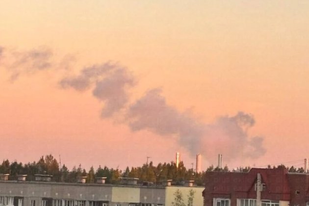 Дрони масовано атакували 13 регіонів рф: горіло судно, «Лукойл», а ще — БпЛА летіли на Москву (відео)