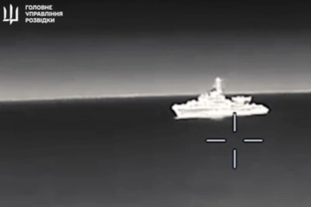 ГУР атакувало російський корабель поблизу Новоросійська. Судно виведено з ладу