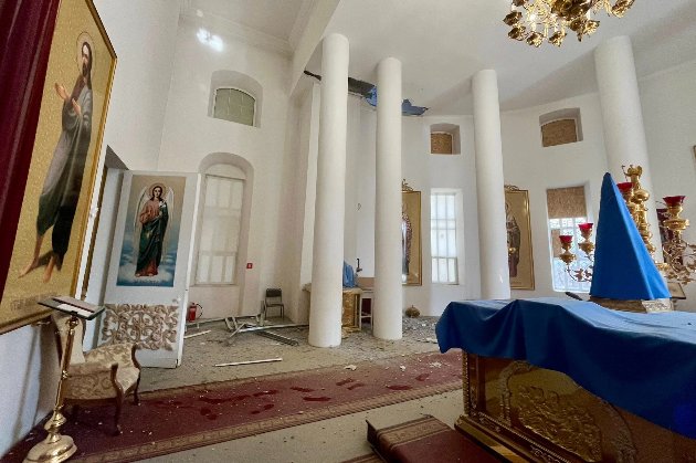 У Херсоні росіяни влучили снарядом у собор УПЦ, де тривала літургія