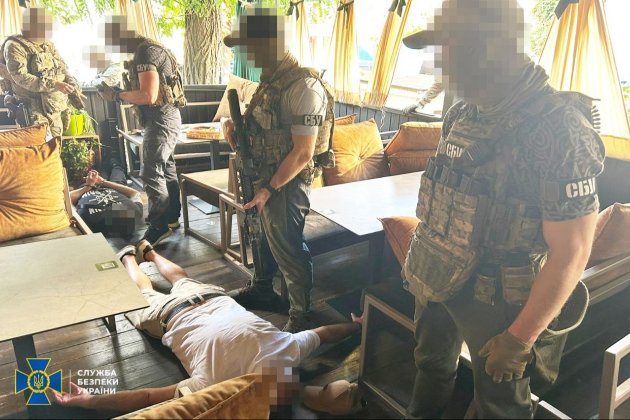 Злочинна банда тероризувала бізнес і військових: 12 учасників під вартою (фото)