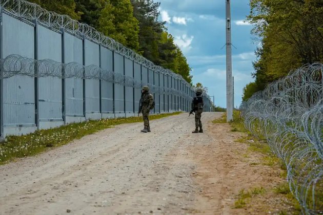 Польща відновила роботу ключового маршруту на кордоні з Білоруссю — FT