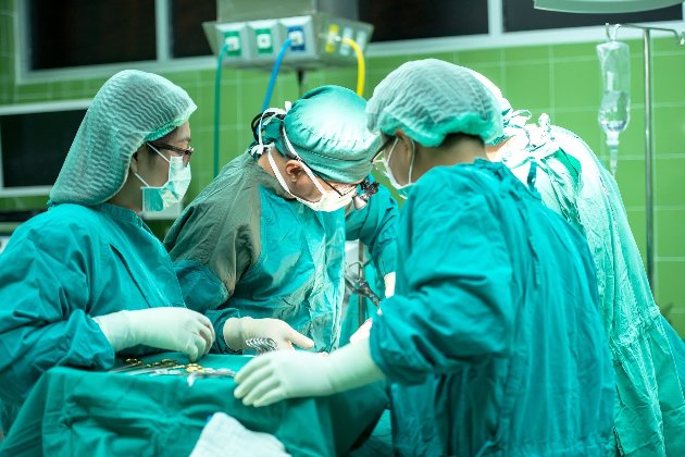 Українські лікарні отримали понад 1,3 млрд грн на підвищення зарплат медикам