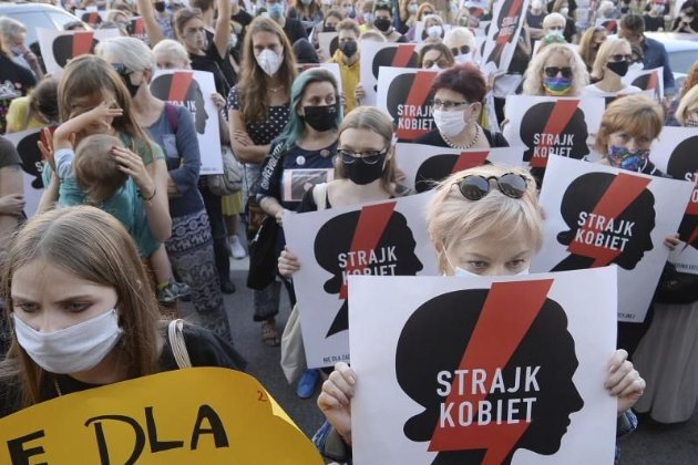 Верховний суд Польщі обмежив право жінок на аборт 