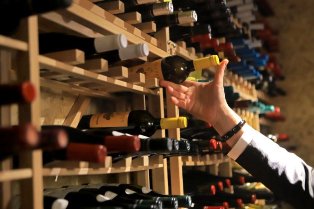 Гості готелю вкрали 45 пляшок у колекціонера іспанського вина. Одна з них коштує більше $400 тиc.