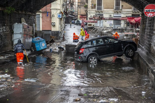 На Сицилії потужний шторм спричинив повінь, є загиблі (фото)