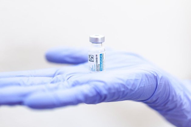 Європейський регулятор заявив про можливий зв’язок вакцини Johnson & Johnson та тромбозу