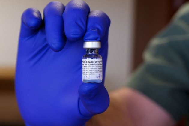 Європейський регулятор схвалив застосування третьої дози вакцини Pfizer 
