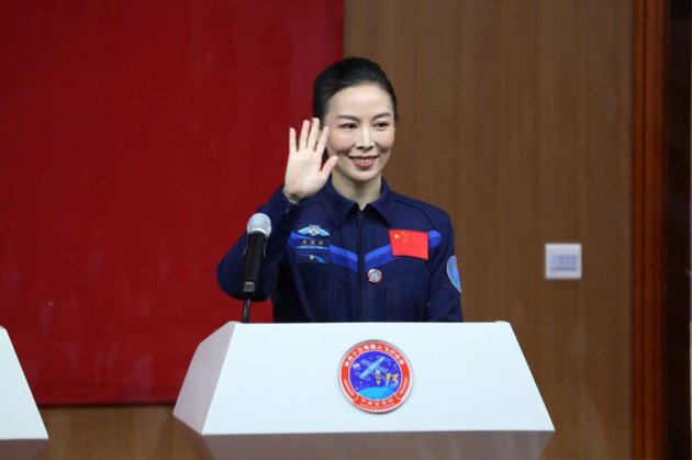 Китай вперше відправить на космічну станцію жінку-астронавта. Там вона проведе 183 дні